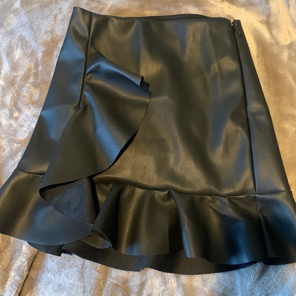 Faux leather mini skirt